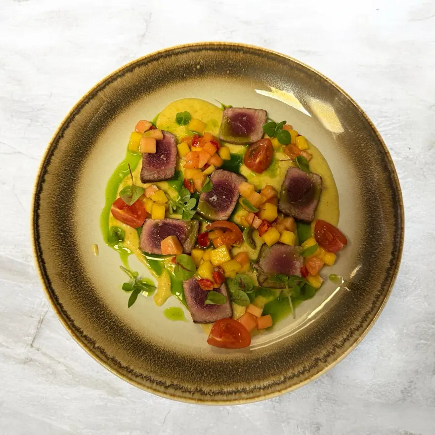 creation thumb for Tataki von Thunfisch, gelbe Datterino, tropische Früchte