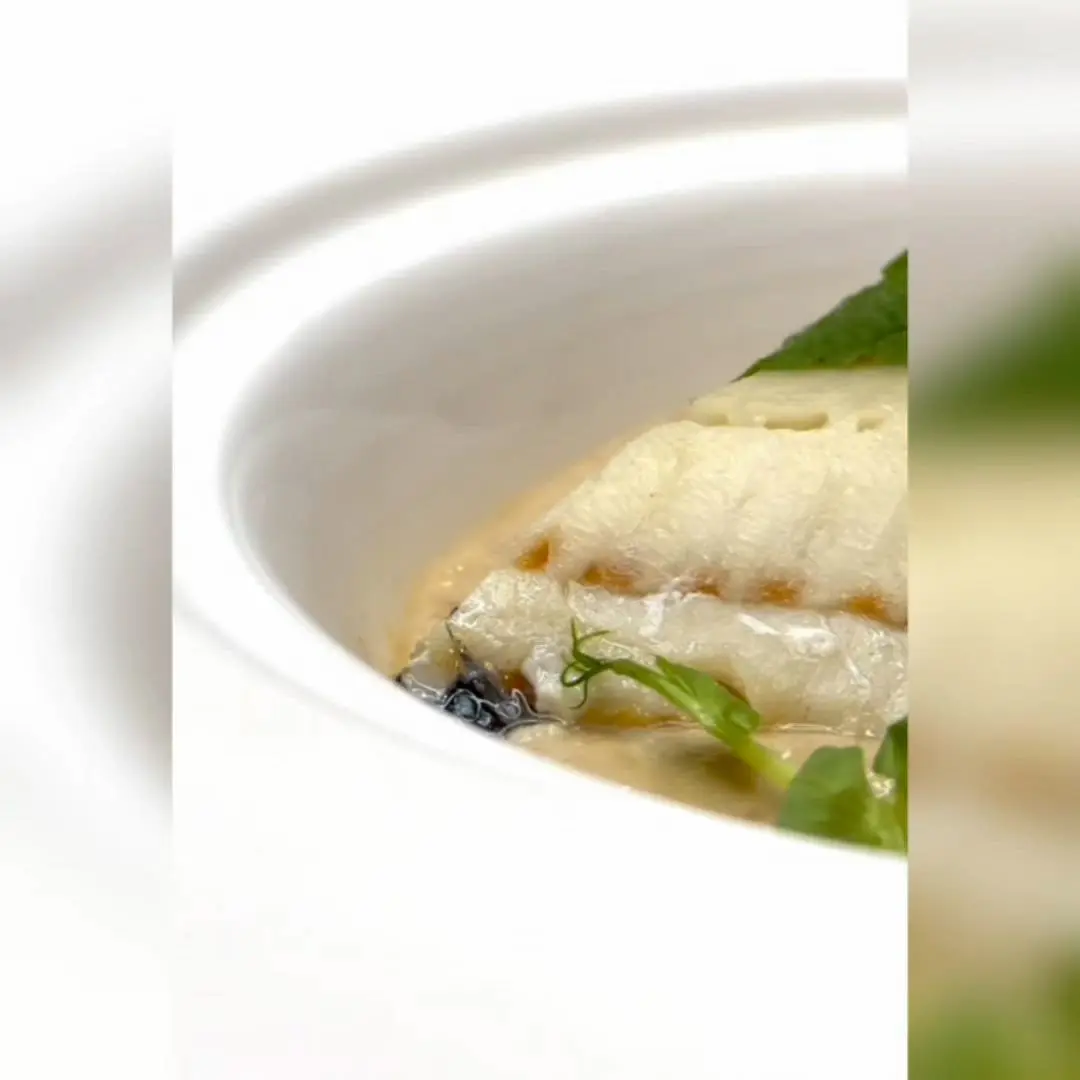 creation thumb for Pesce Hoki con salsa al burro bianco e spugnole ripiene
