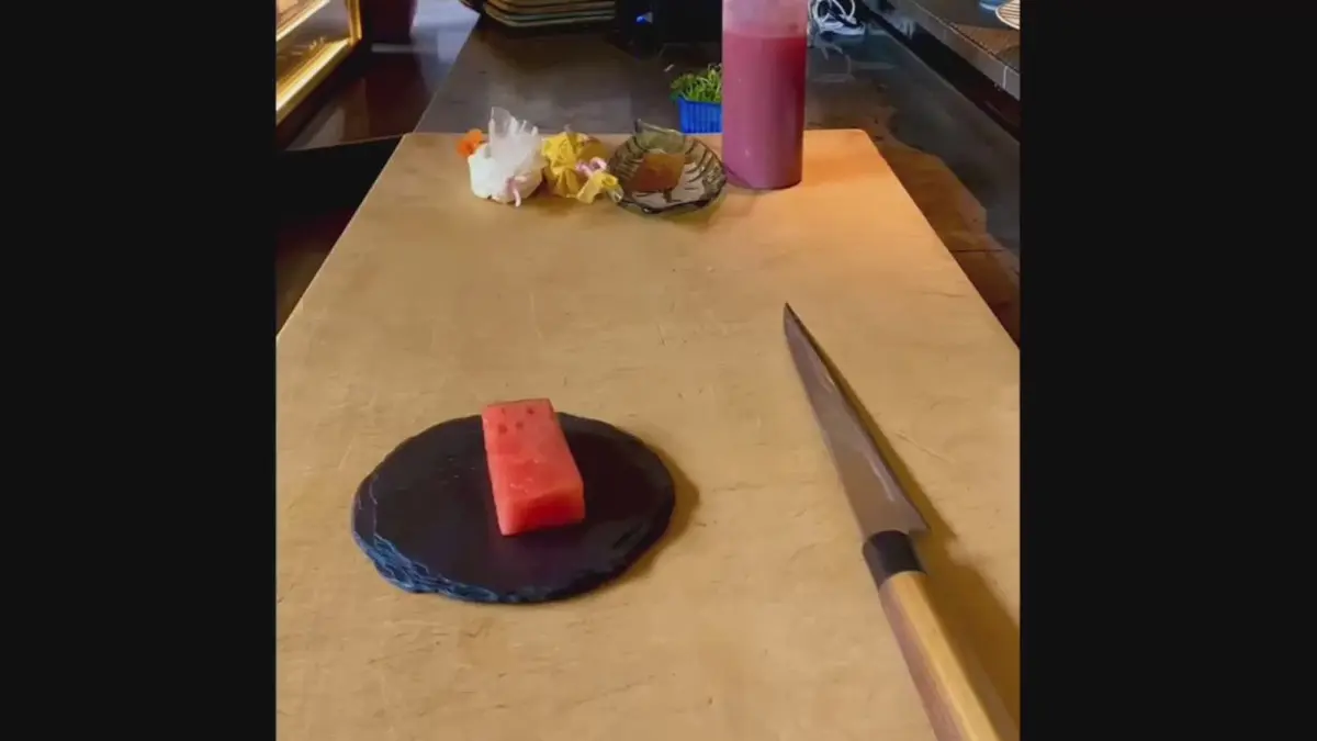 creation thumb for Wassermelonen-Tartar mit Erdbeermilch