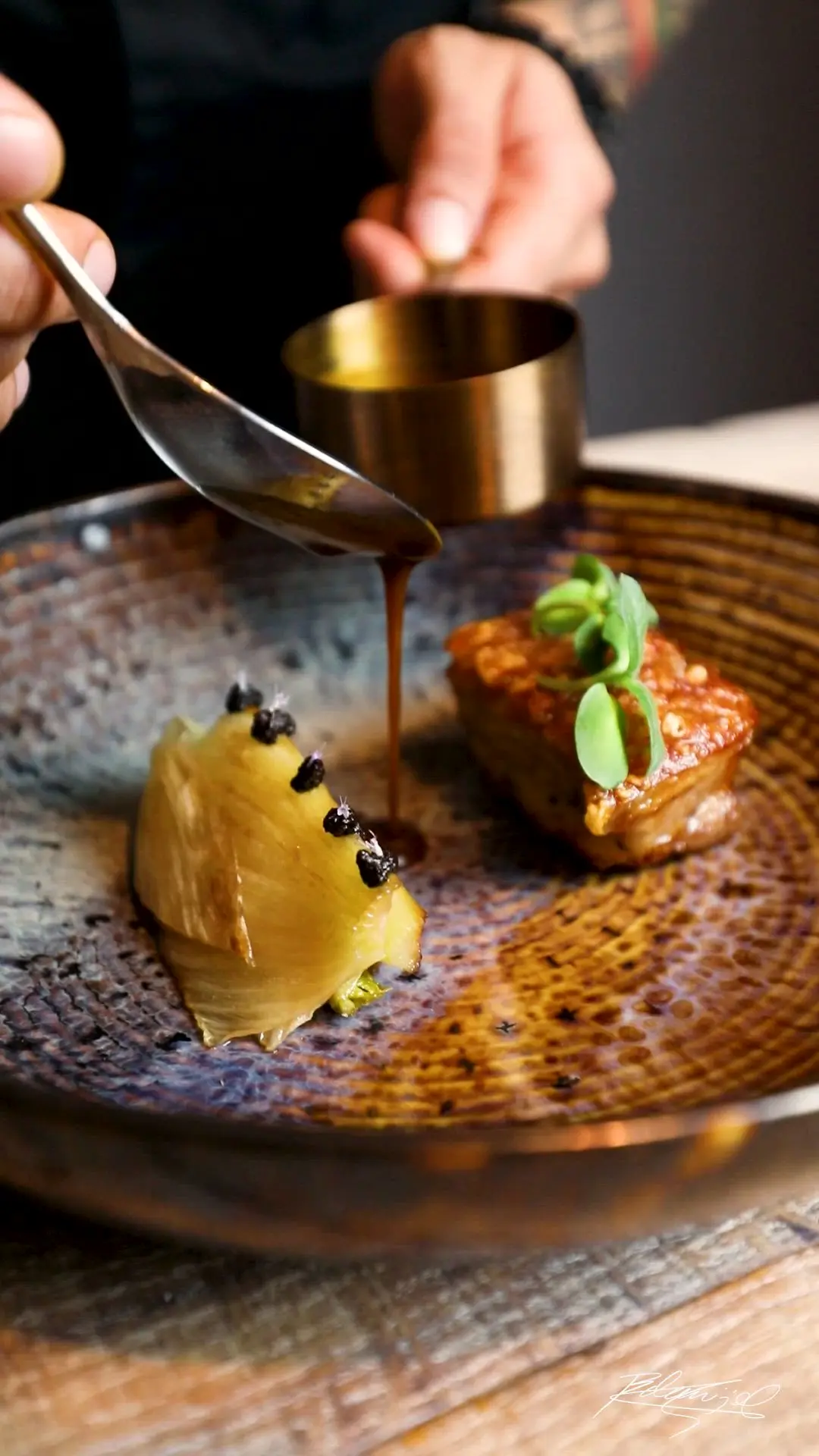 creation thumb for Sous Vide Schweinebauch, Fenchel, Schweinejus und schwarzer Knoblauch