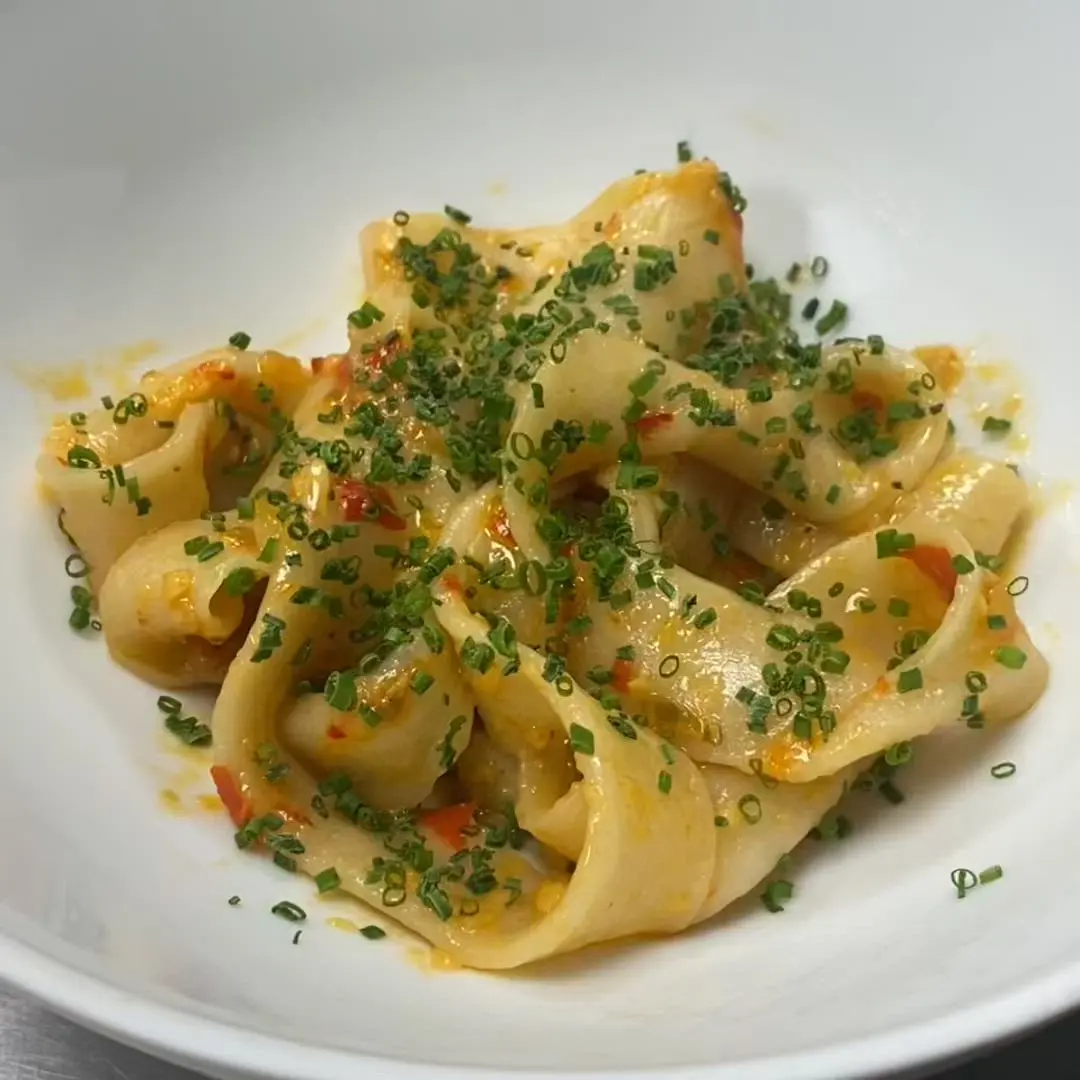 creation thumb for Pulled noodles with scallops, chili and garlic sauce