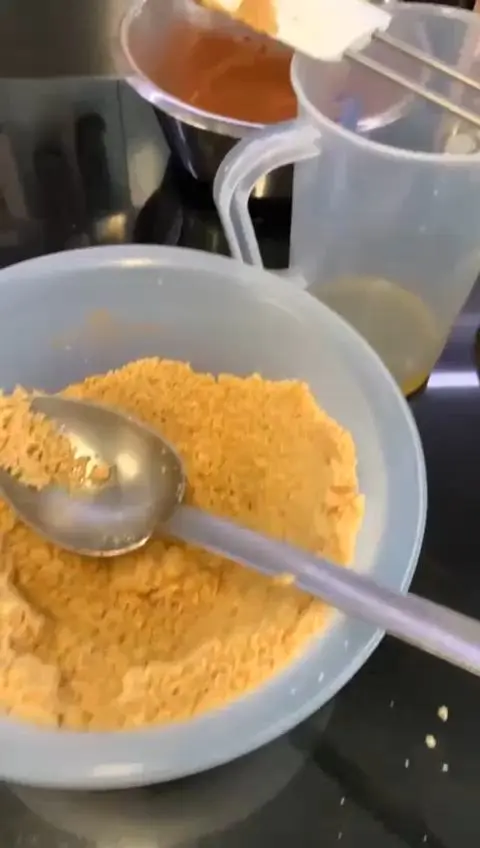 creation thumb for Homemade hazelnut and chocolate spread