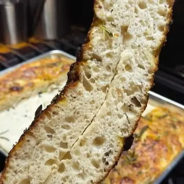 creation thumb for Sauerteig Focaccia mit Zitrusfrüchten & Kräutern