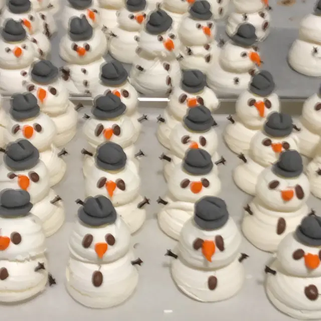 creation thumb for Meringue showmen