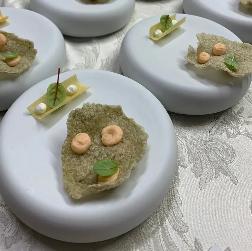 creation thumb for Scallop and nori chip, smoked salmon and fresh basil