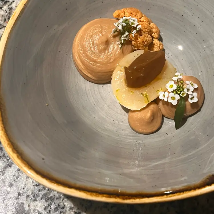 creation thumb for Scallop/BBQ Cauliflower/Miso/Caper Raisin Gel