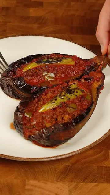 creation thumb for Turkish Stuffed Eggplant (Karnıyarık)