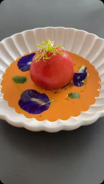 creation thumb for Tomate farcie à la crevette et sa crème de tomate
