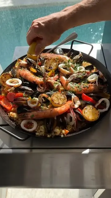 creation thumb for Paella de Fruits de Mer d'Été