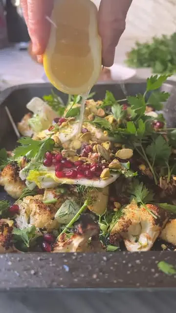 creation thumb for Thon Sauté, Chou-fleur Rôti, Fenouil Râpé & Salade de Grenade
