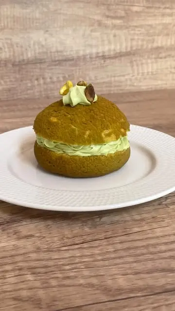 creation thumb for Choux de Matcha con Craquelin