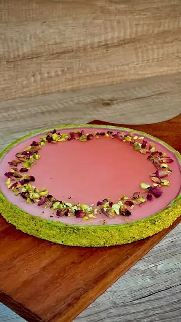 creation thumb for Tarta de Panna Cotta de Agua de Rosa