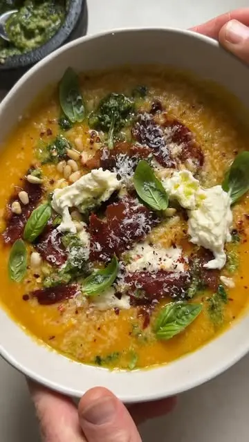 creation thumb for Soupe de Potiron Rôtie avec Burrata, Pesto & Prosciutto