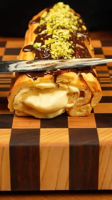 creation thumb for Éclair Roll