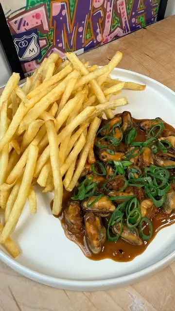 creation thumb for Mussels and Fries