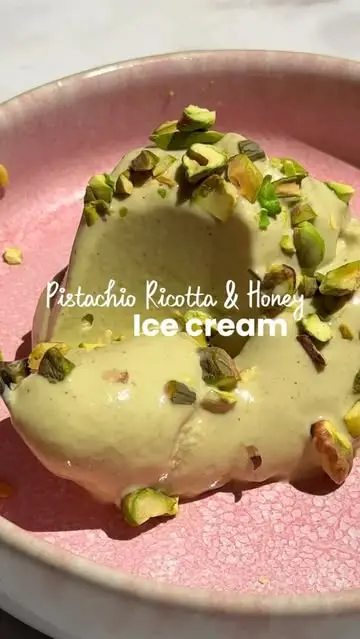 creation thumb for Pistazien-Ricotta & Honig-Eiscreme