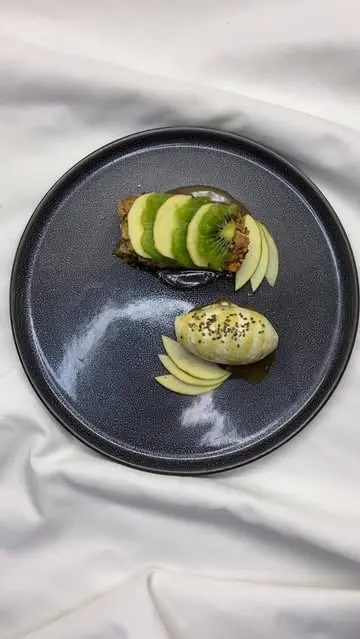 creation thumb for Crumble di Kiwi e Mela, Gelato al Kiwi, Caramello di Mela