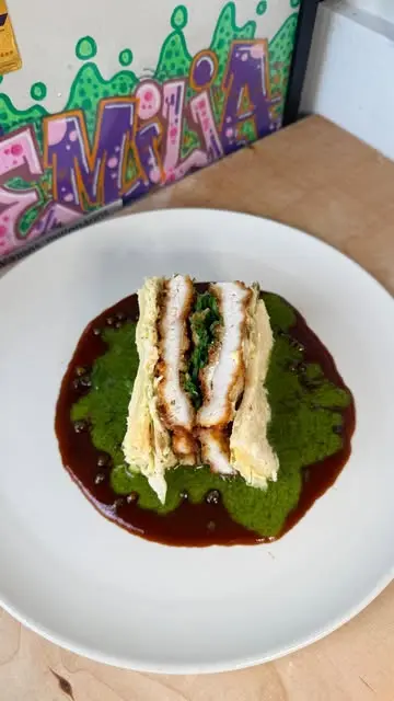 creation thumb for Fried Chicken Sandwich with Sauces