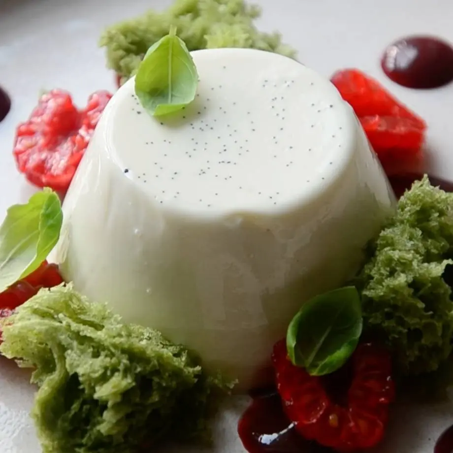creation thumb for Panna cotta, pistachio sponge, berries & Italian meringue