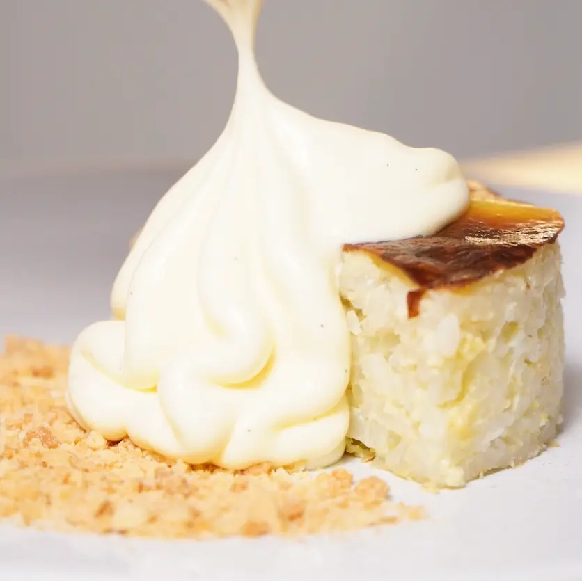 creation thumb for Coconut Rice Cake with Siphon english vanilla custard foam