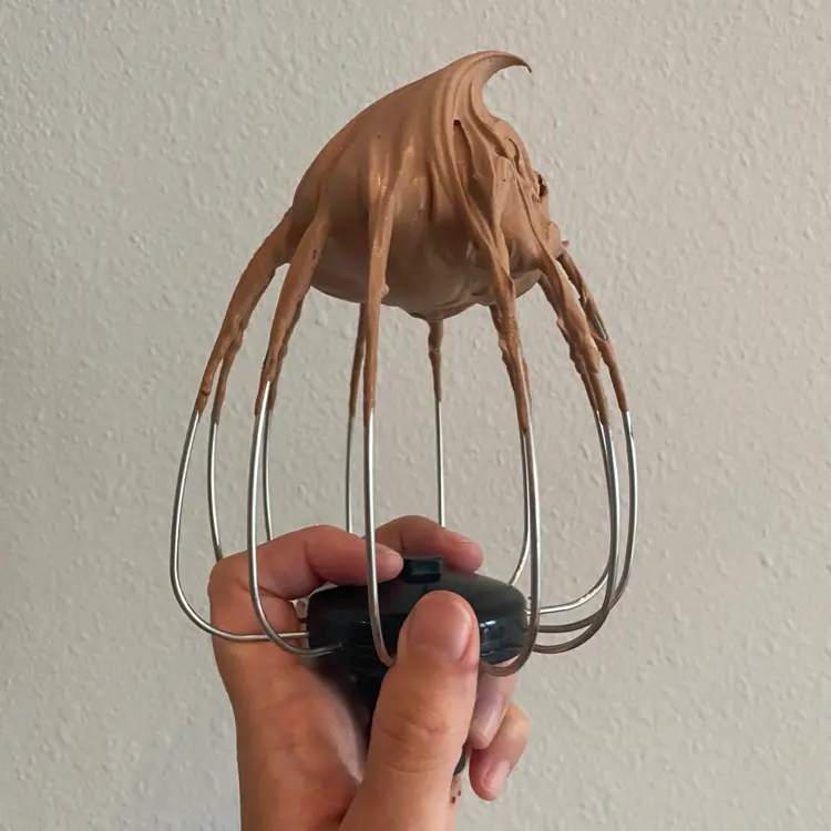 creation thumb for Ganache montata al cioccolato 70% e fava tonka