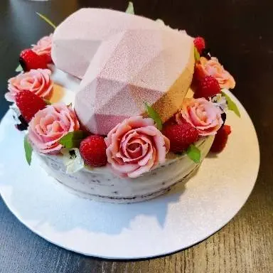 creation thumb for Raspberry mousse cake 🍰