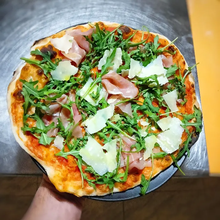 creation thumb for Roman-Style Thin Crust Pizza