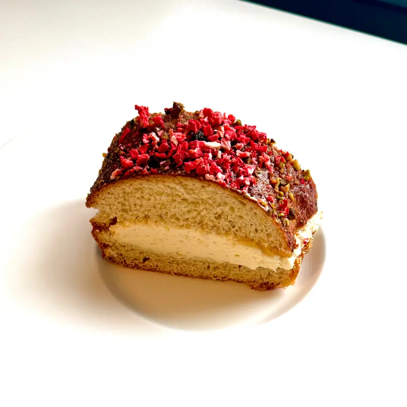 creation thumb for Donut cake with mascarpone cream and pistachios 