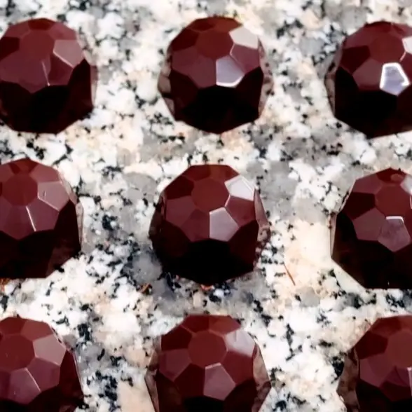 creation thumb for Raspberry Pralines