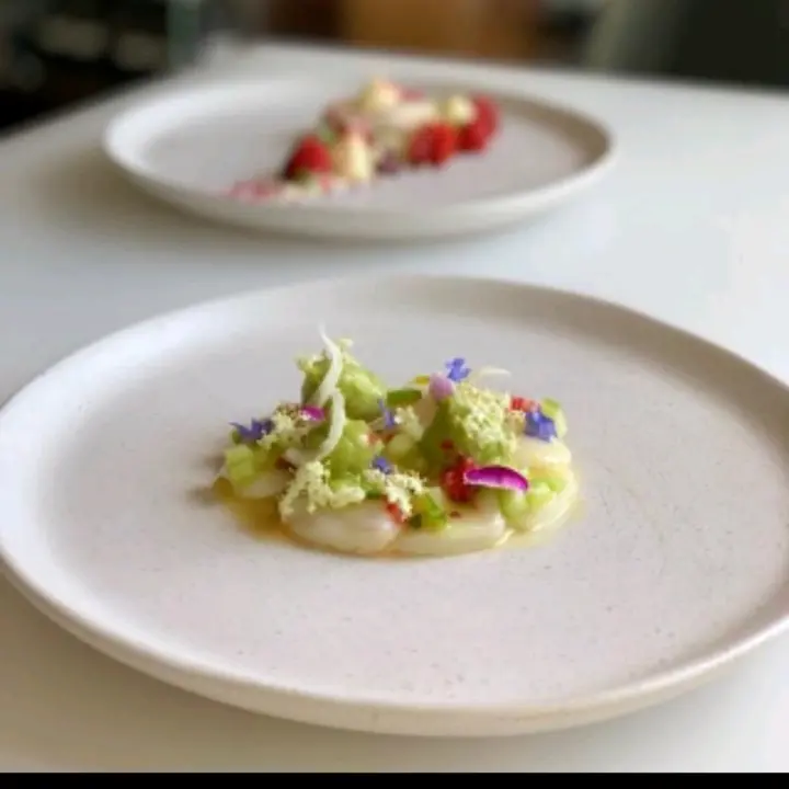creation thumb for QLD Jakobsmuschel-Ceviche, Fenchel, Avo, Fingerlimette, fermentierte Chili