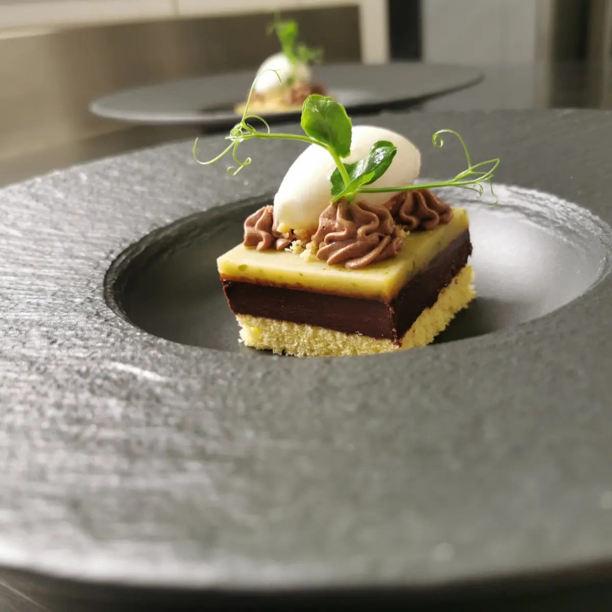 creation thumb for Valrhona/Pistazien/Joghurt