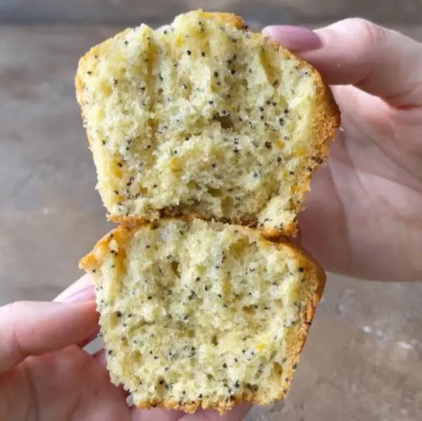 creation thumb for Lemon & poppy seed muffins