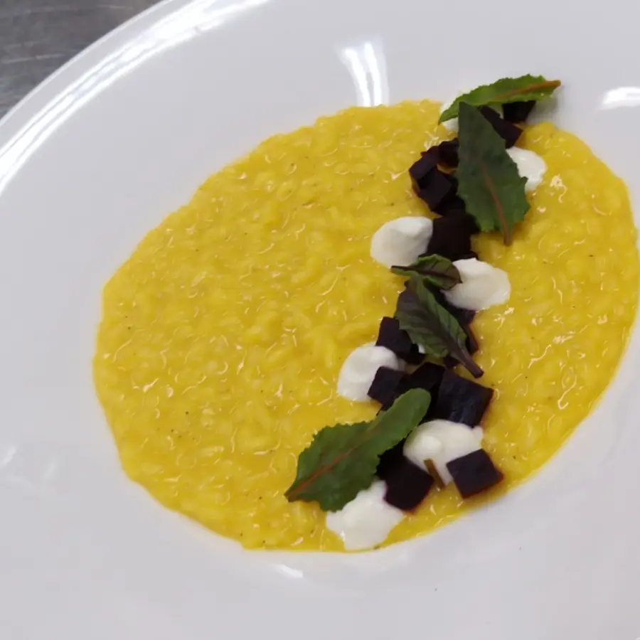 creation thumb for Risotto allo zafferano , mouse di caprino e rape rosse 🔝🔪