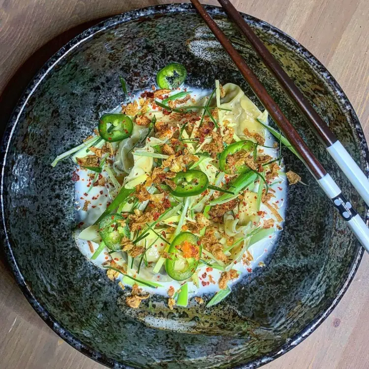 creation thumb for Wan Tans mit Schweine-Shitake-Füllung, Kokos-Limettensauce