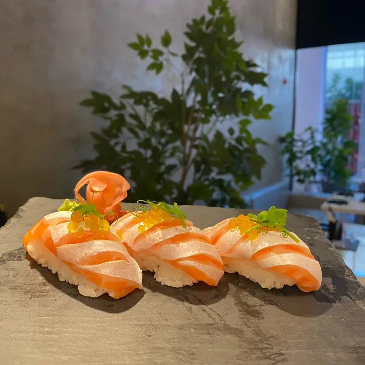 creation thumb for Nigiri Salmon Belly 