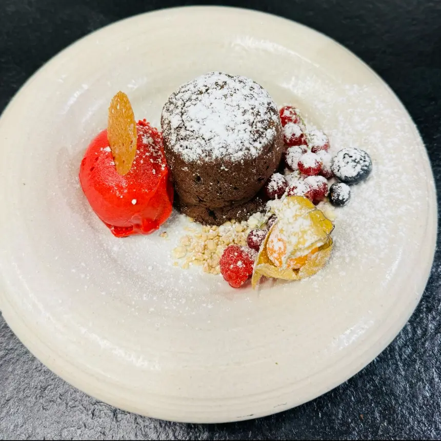 creation thumb for Lukewarm chocolate cake/raspberry sorbet