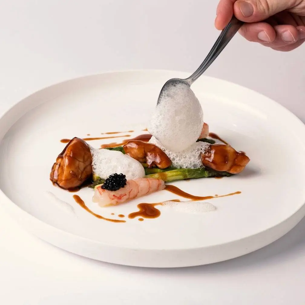 creation thumb for Ris de veau glacés, gambas, asperges, caviar