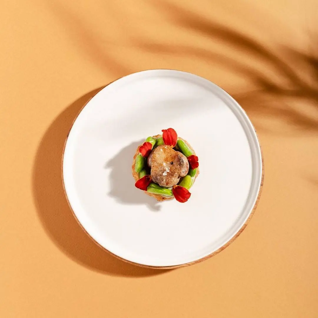 creation thumb for Tartlet w/ Rabbit Kidneys, Broad Beans, Artichoke & Marrow