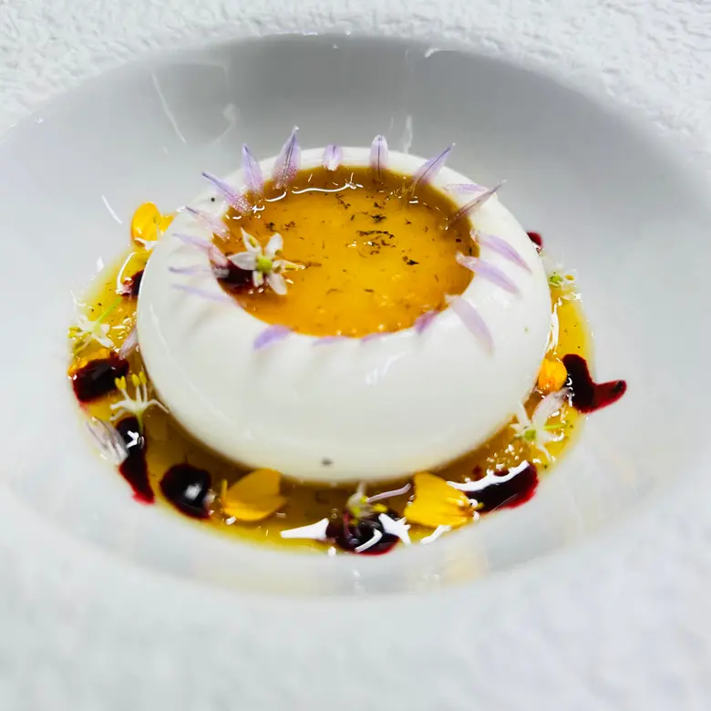 creation thumb for Panna cotta with lemonverbena and lemon caramel 