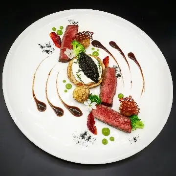 creation thumb for Beeffillet, Demiglace, Blini, Sour cream, Caviar, broccolige