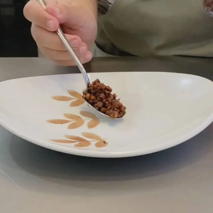 creation thumb for Karamellisierte Pekannüsse | PLATTIERTES DESSERT