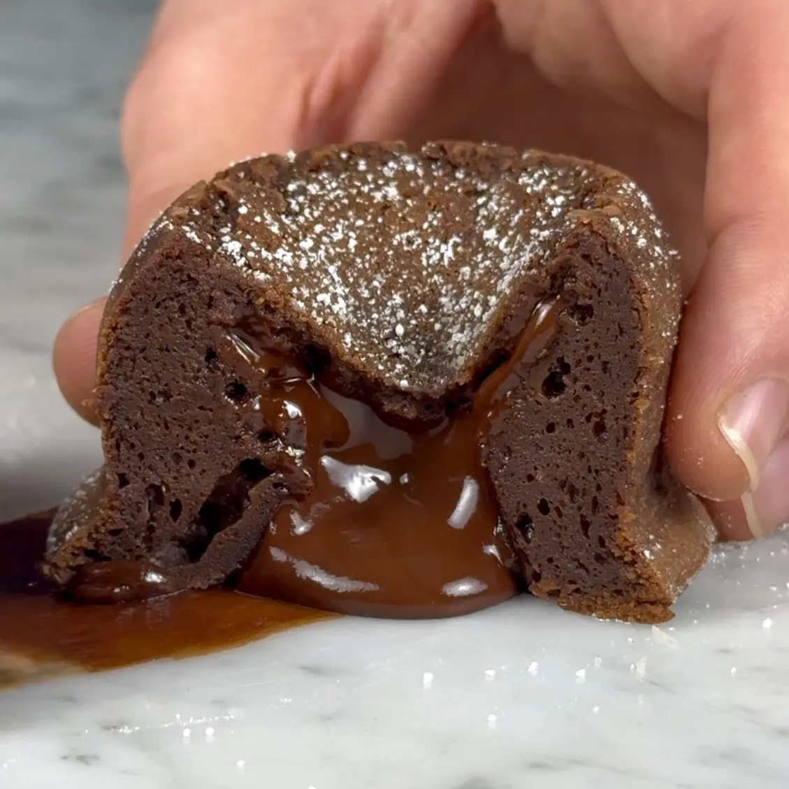 creation thumb for Perfekter Schokoladen-Lava-Kuchen