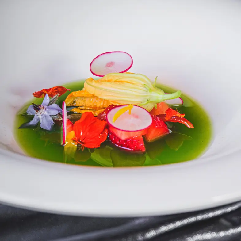 creation thumb for Gurken-Ingwer-Suppe, Zucchini-Blume, mit Mascarpone-Mousse