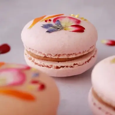 creation thumb for Vegan macarons almond and strawberry