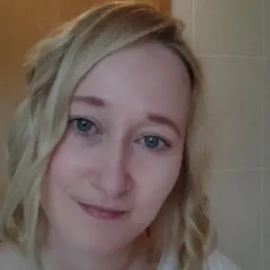 Anika Henze
