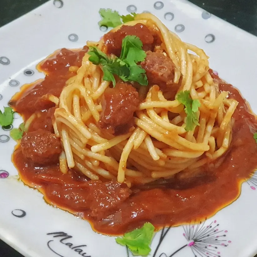 creation thumb for Spaghetti bolognase with sausage 🌭