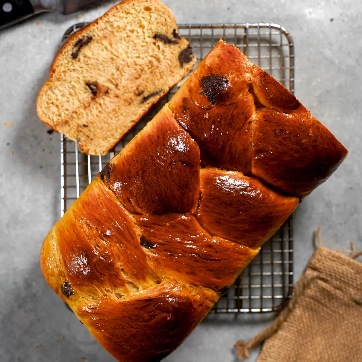 creation thumb for Orange blossom and chocolate braided brioche