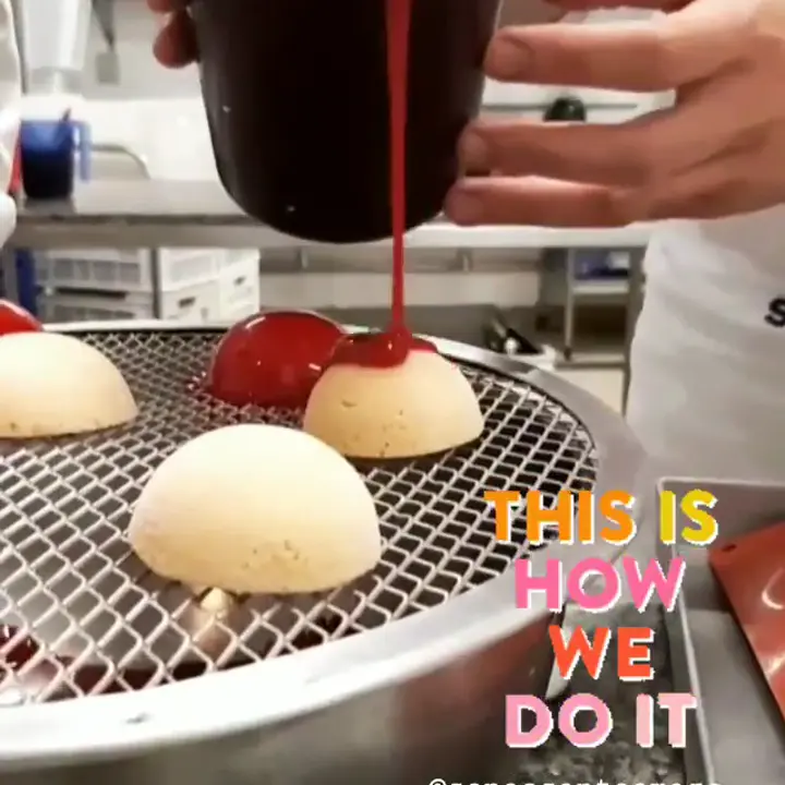 creation thumb for Mirror glaze
