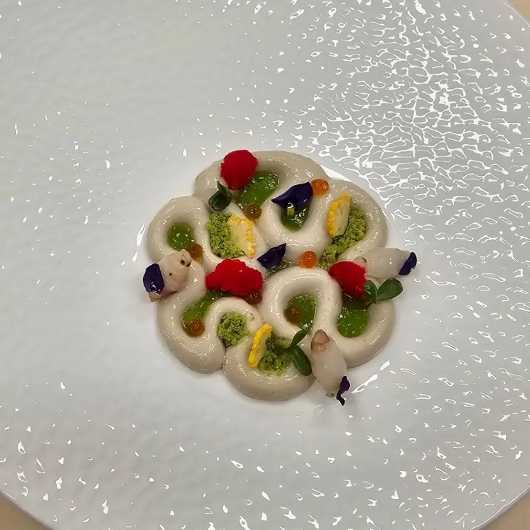 creation thumb for Cashew pate with dill powder, pickled cauliflower and basil