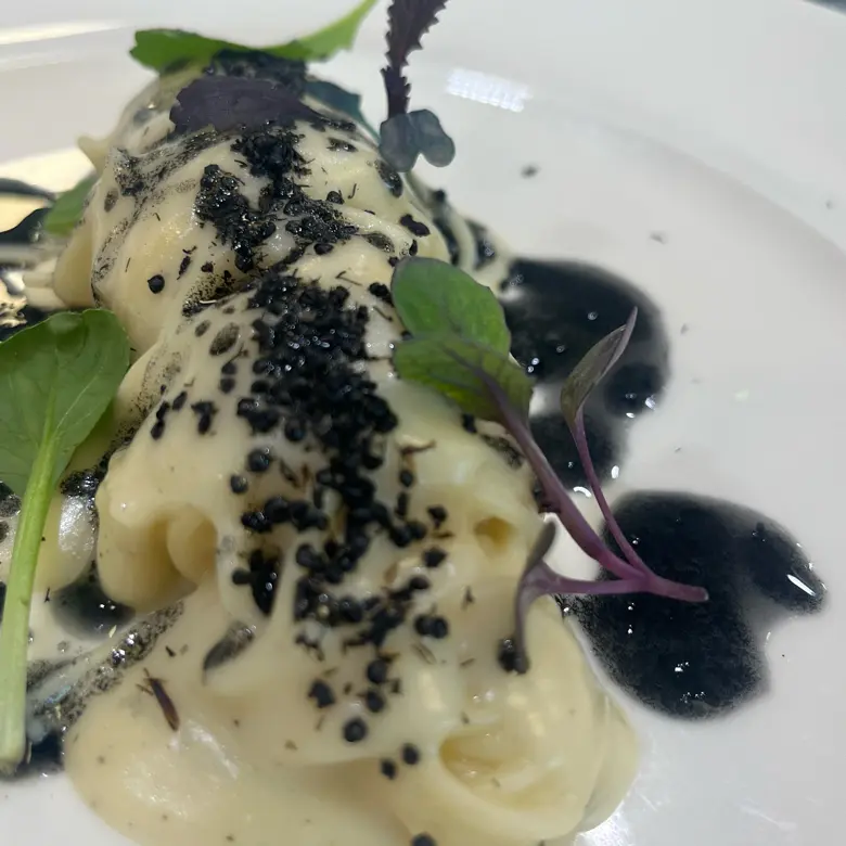 creation thumb for Black Ant Cacio e Pepe with Ant Oil